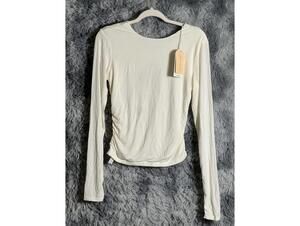 Blogilates Women's Long Sleeve Cream Top Medium